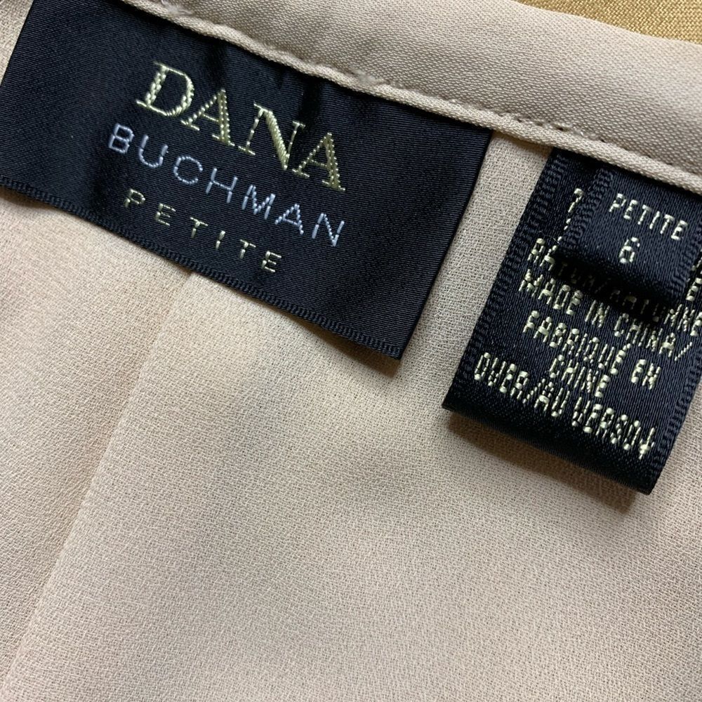 Dana Buchman basic silky khaki lined pants. Closet staple! Size 6 petite - Picture 2 of 4